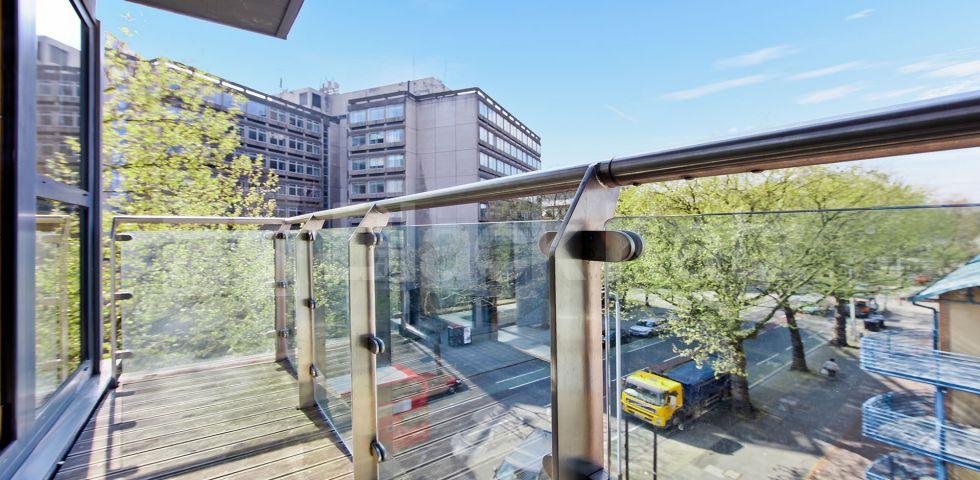 			2 Bedroom, 1 bath, 1 reception Apartment			 Boulevard Mansions.Borough Road, Borough